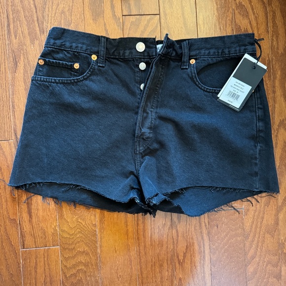NWT Re/Done 70s high rise shorts - size 29 - Picture 2 of 4